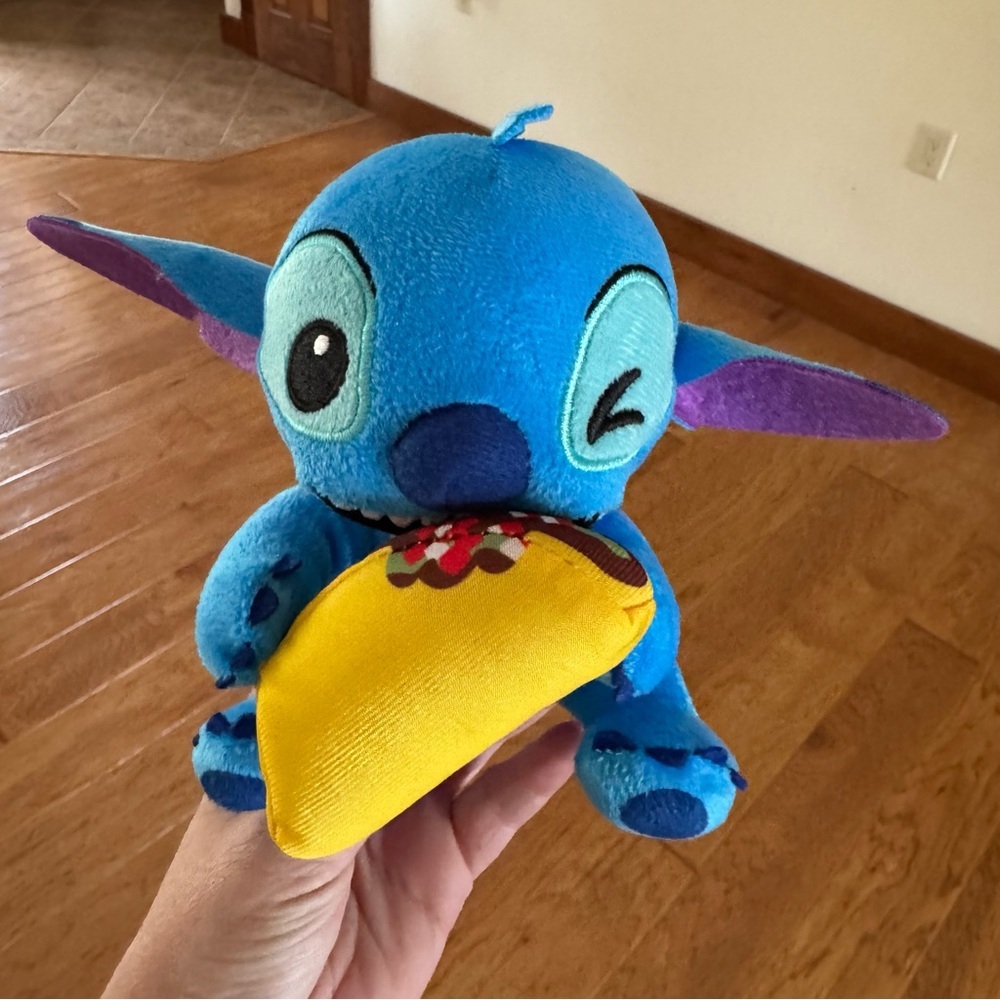 Disney Lilo & Stitch, STITCH with Taco Feed Me Series 6" Plush - Picture 1 of 3